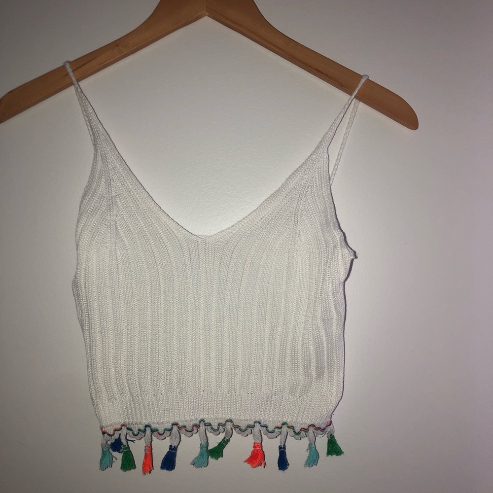Spaghetti strap white crop top w/ colorful detail